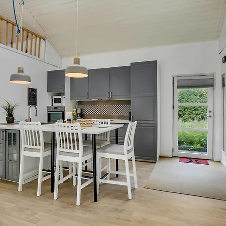 3 Bedroom Gorgeous In * Lundby Stationsby