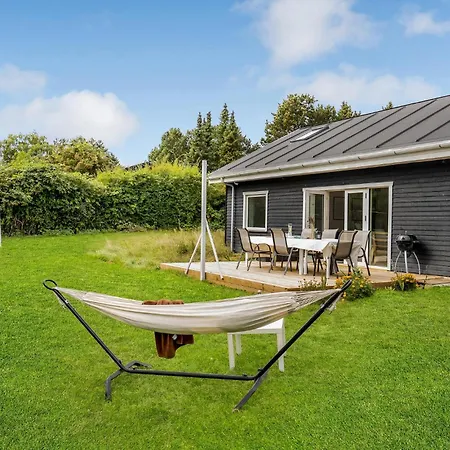 3 Bedroom Gorgeous In Ferienhaus Lundby Stationsby