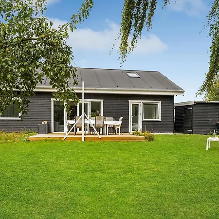 3 Bedroom In Lundby Stationsby
